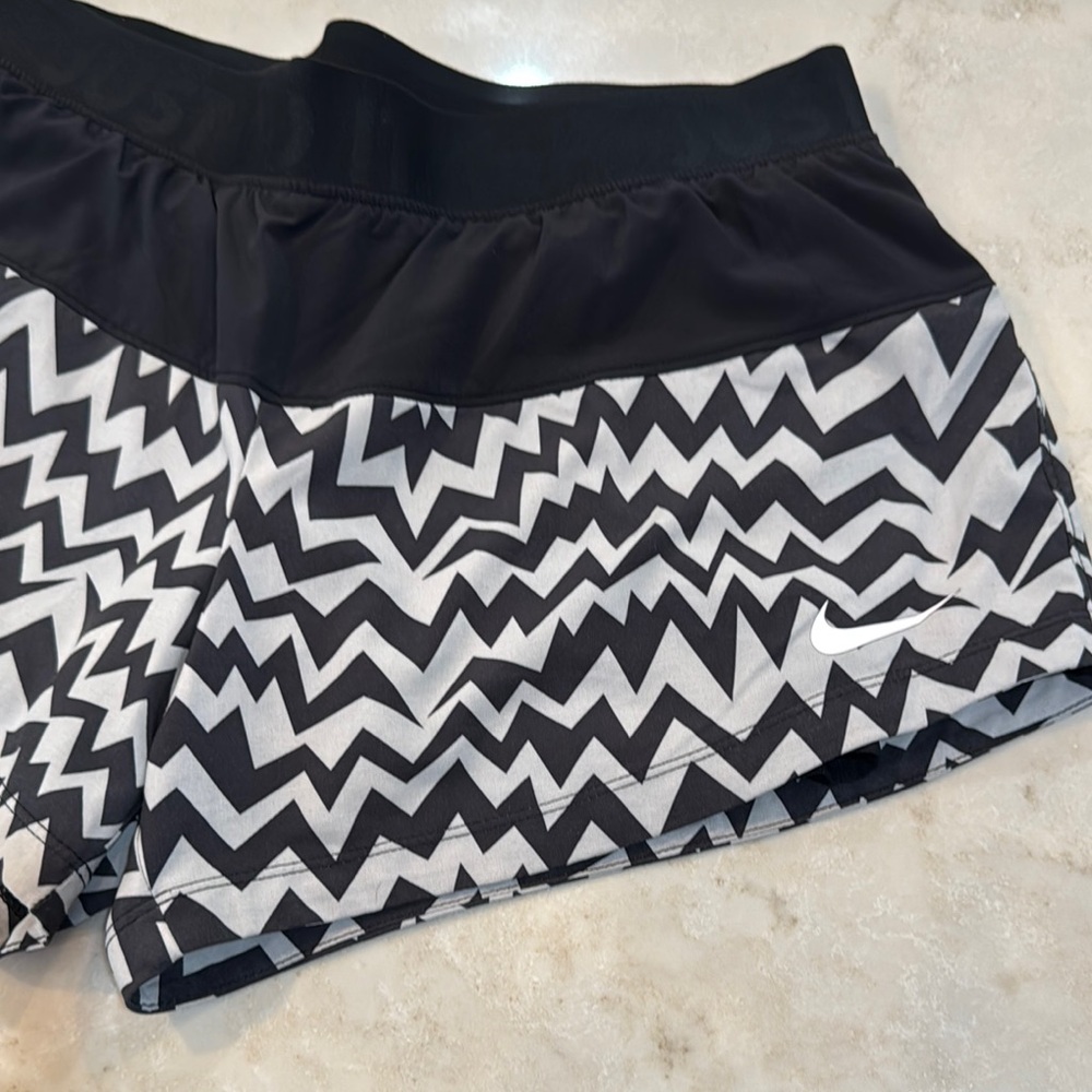 Nike Women's Black and White Zigzag Shorts